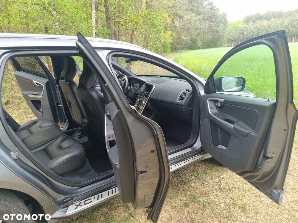 Volvo XC 60 D5 AWD Summum - 5