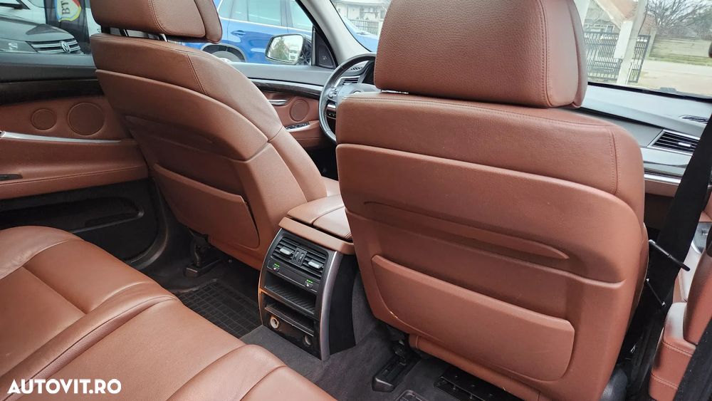 BMW Seria 5 530d xDrive Gran Turismo - 32