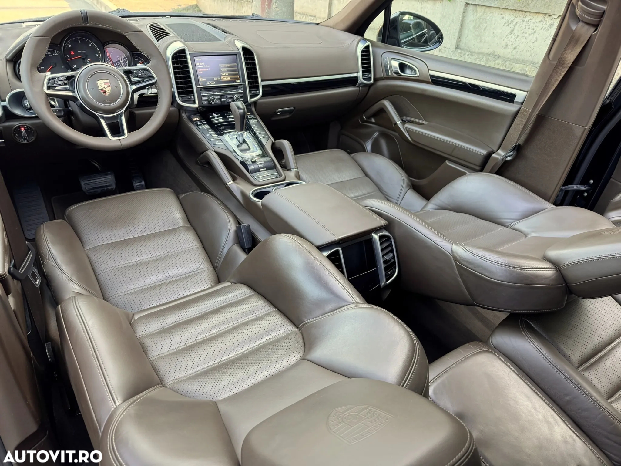 Porsche Cayenne Diesel Platinum Edition - 31