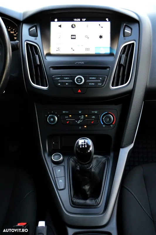 Ford Focus 1.0 EcoBoost Connected - 17