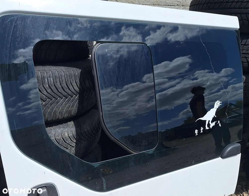 SZYBA DRZWI PRZESUWNYCH LEWYCH /UCHYLNA - OPEL VIVARO,TRAFIC - 2001-14 rok - 4