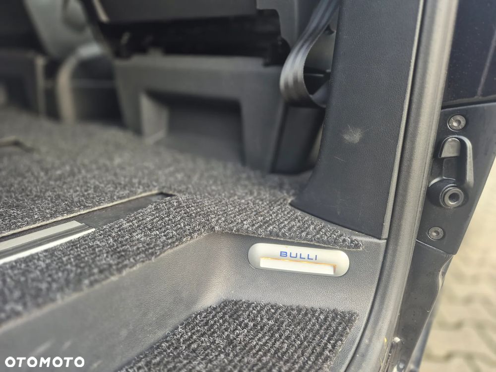 Volkswagen Multivan - 14