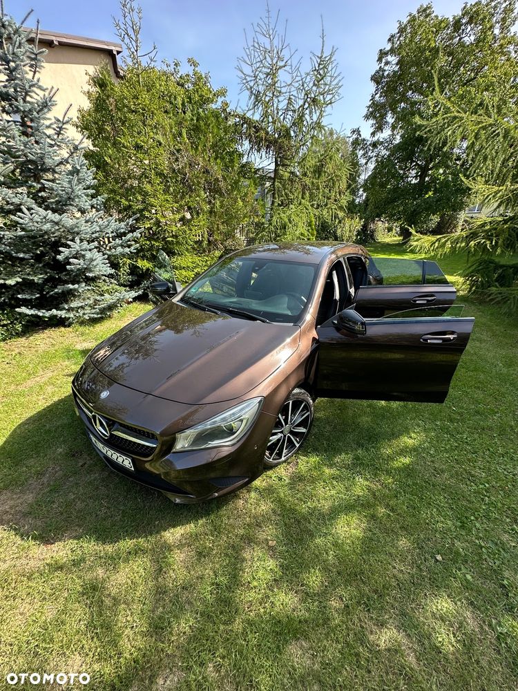 Mercedes-Benz CLA 200 Urban - 12