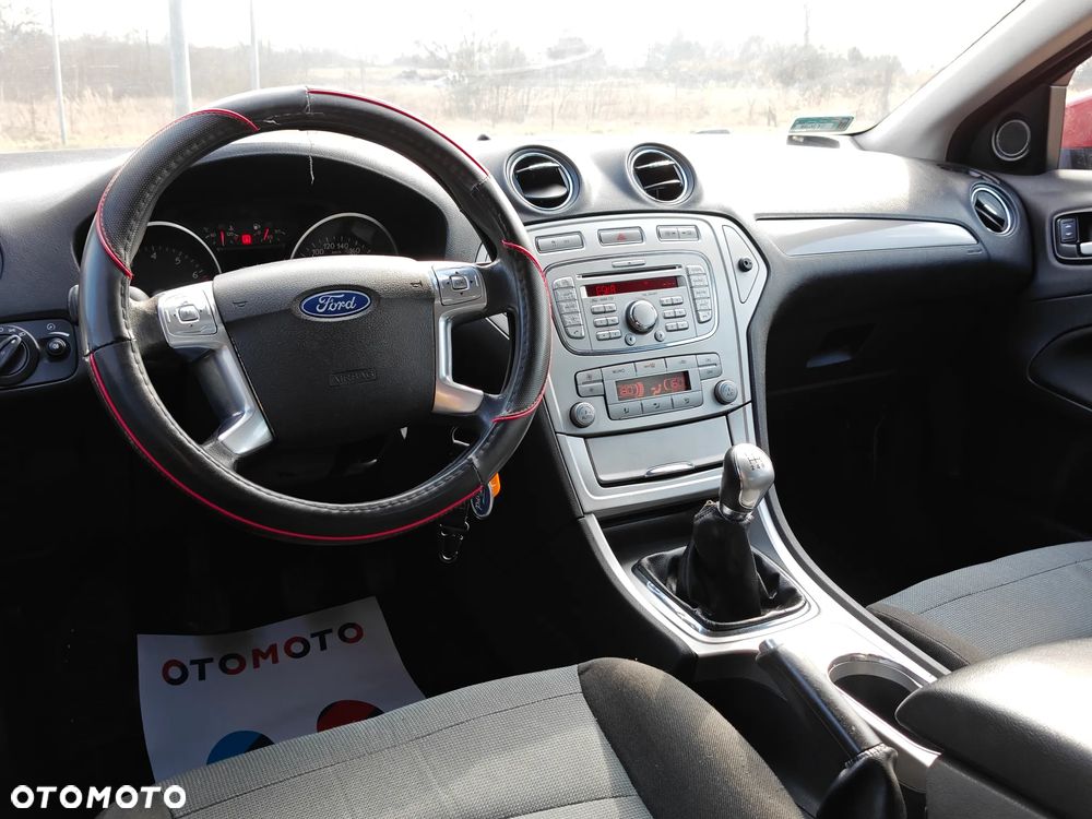 Ford Mondeo 2.0 Ghia X - 15