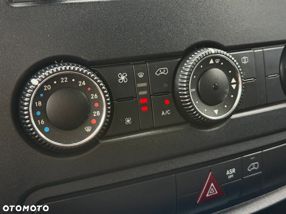 Mercedes-Benz Sprinter 514 CDI / Wywrotka JPM / 2.143cm3 OM651 140KM / 2018 Rok Produkcji / 215.010KM Przebieg / Bliźniaki Podwójne Koła / Klimatyzacja / ZAREJESTROWANY W PL - 27