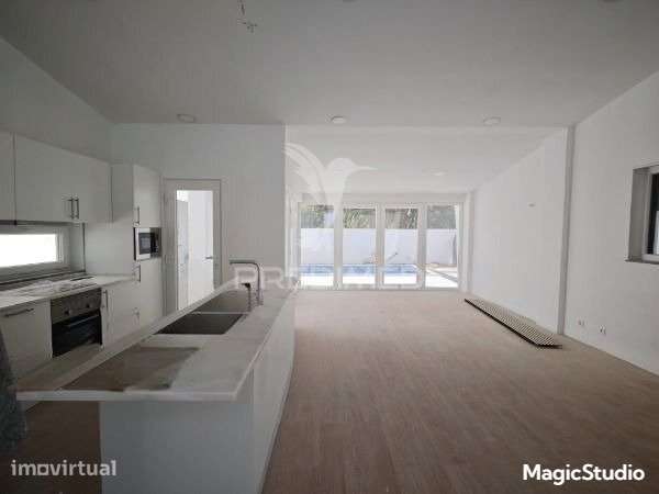 Moradia T3 Térrea com Piscina no Alto do Índio – Sobreda - Grande imagem: 4/30