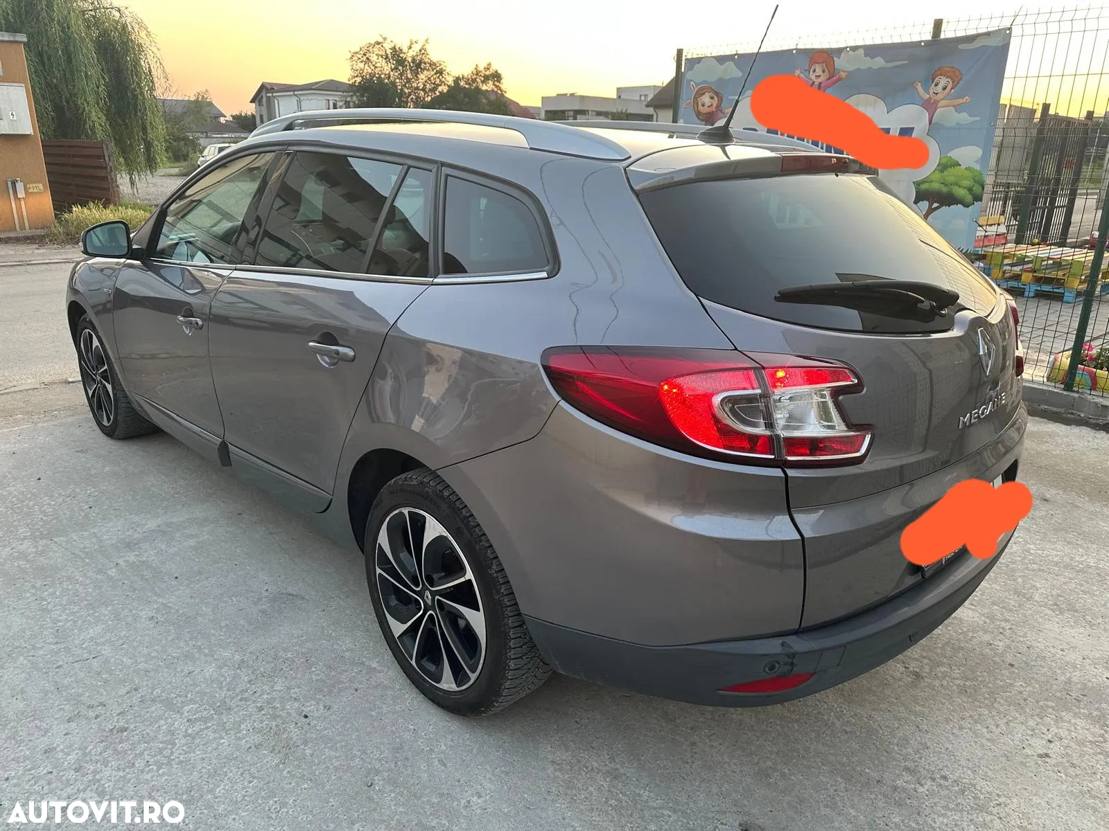 Renault Megane ENERGY TCe 130 BOSE EDITION - 4