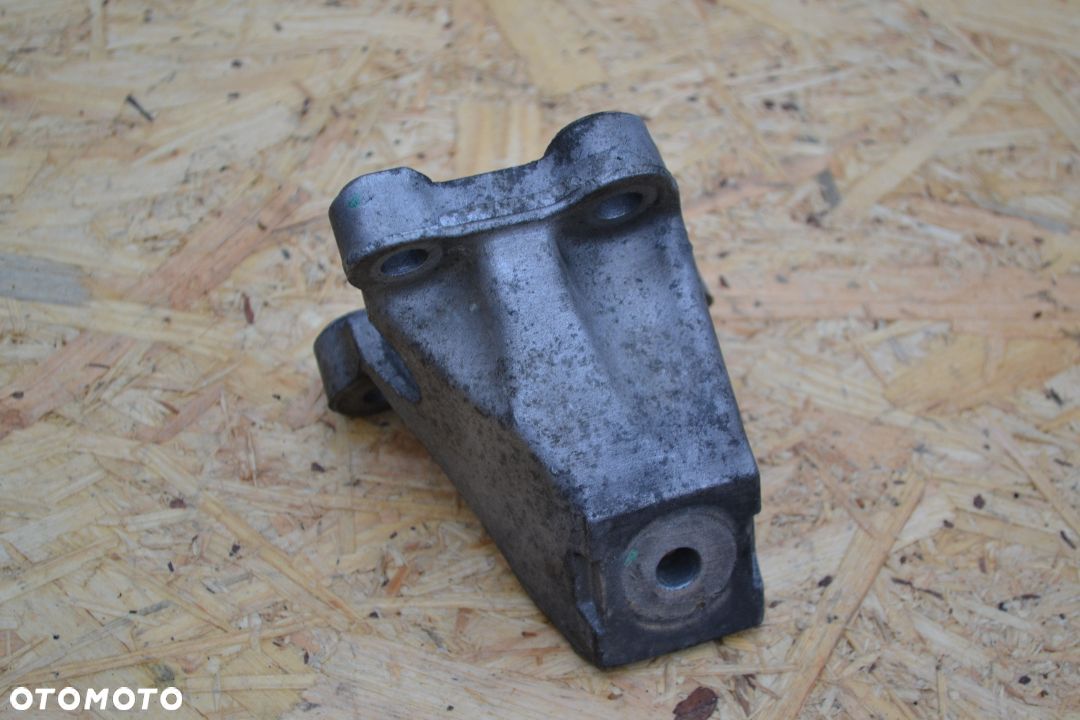 AUDI A6 C6 2,7 3,0 TDI ŁAPA WSPORNIK MOCOWANIE SILNIKA 4F0199307AA - 1