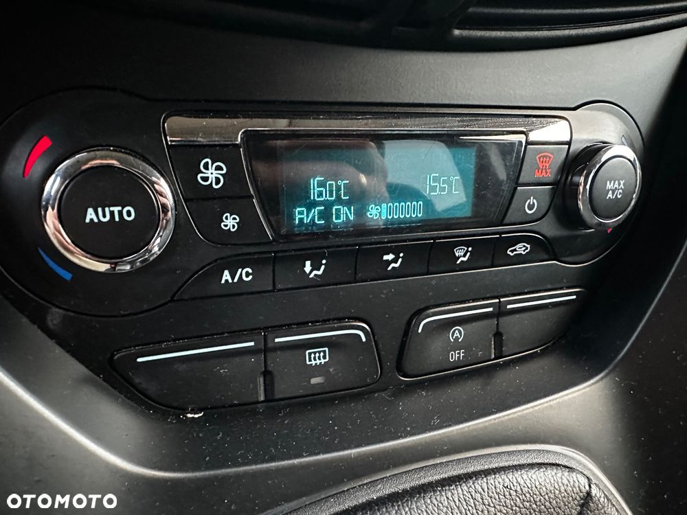 Ford Kuga - 34