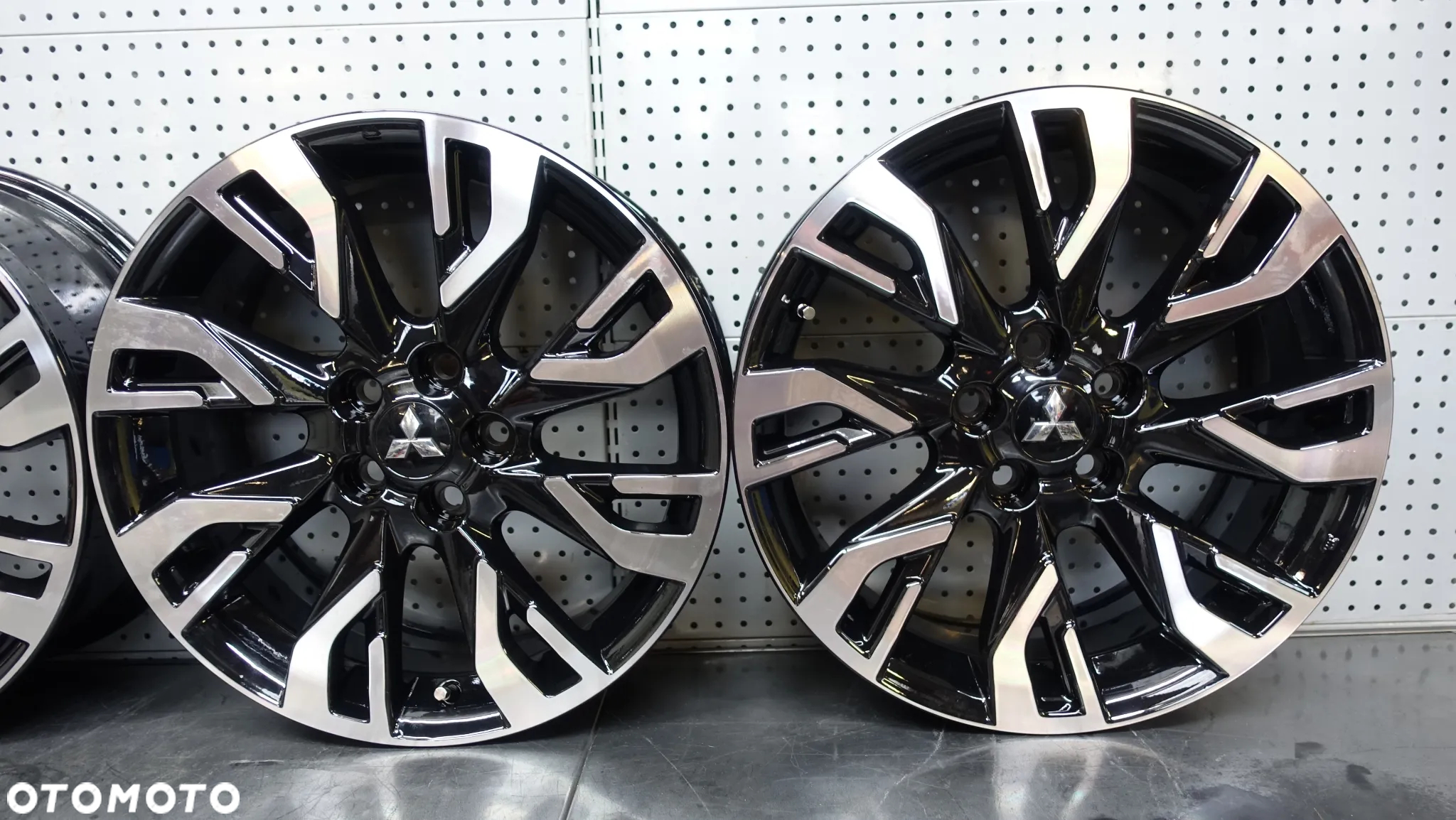 Felgi Mitsubishi OUTLANDER ASX ECLIPSE EVO LANCER 18 7J Et38 5x114,3 - 3