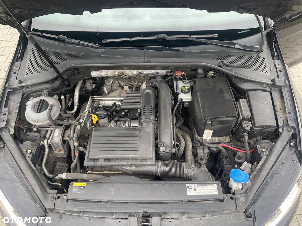 Volkswagen Golf - 23