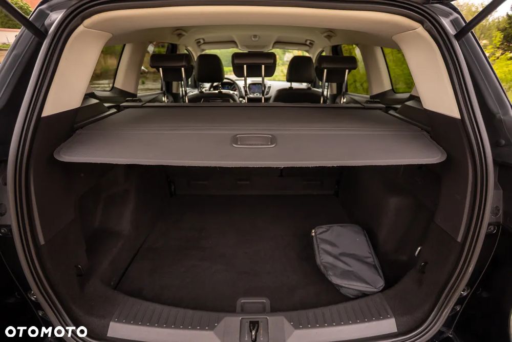 Ford Kuga 2.0 TDCi 2x4 SYNC - 37