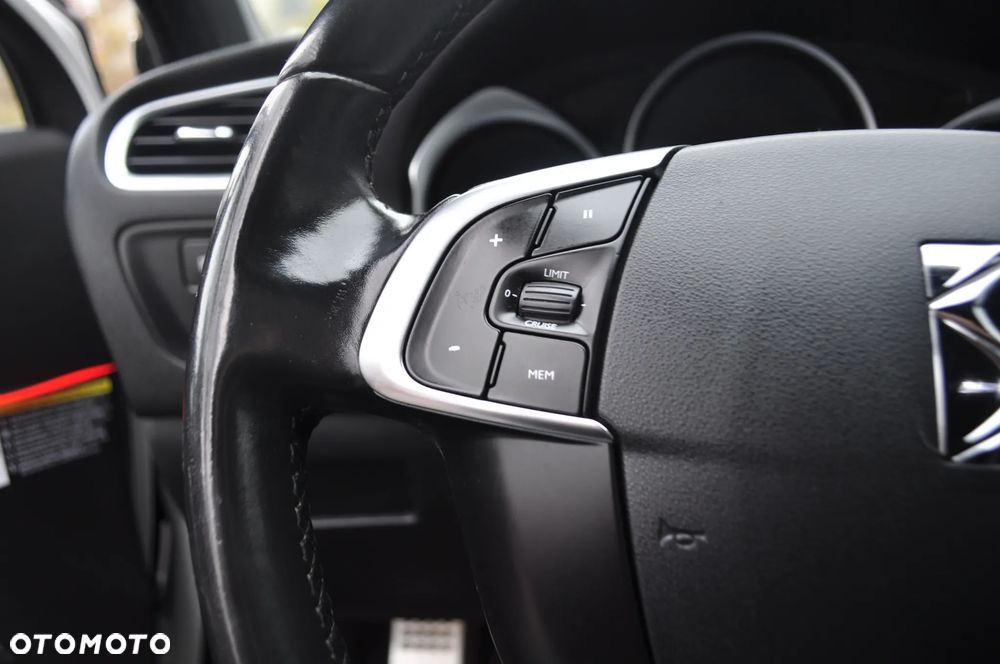 DS Automobiles DS 4 Crossback - 13