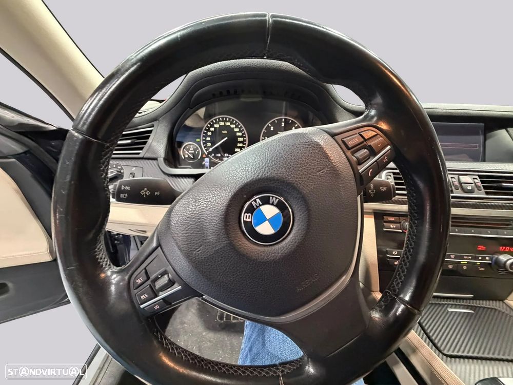 BMW 740 — fotografia 15
