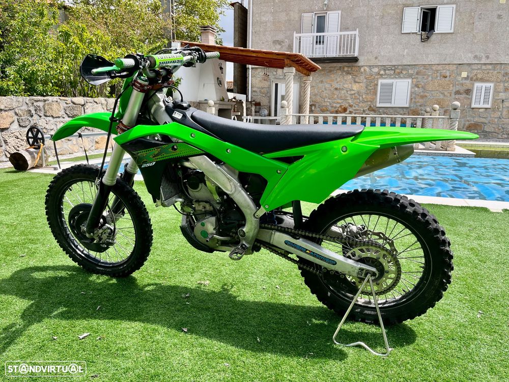 Kawasaki KX 250 F - 11