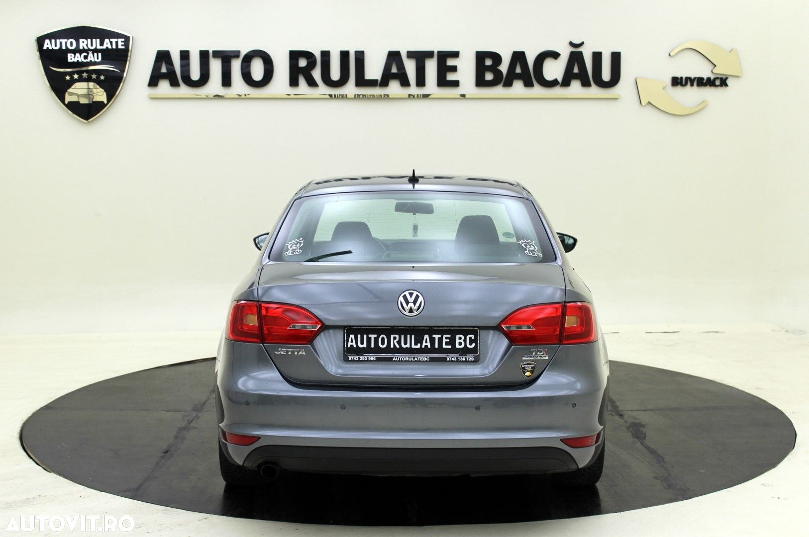 Volkswagen Jetta - 11