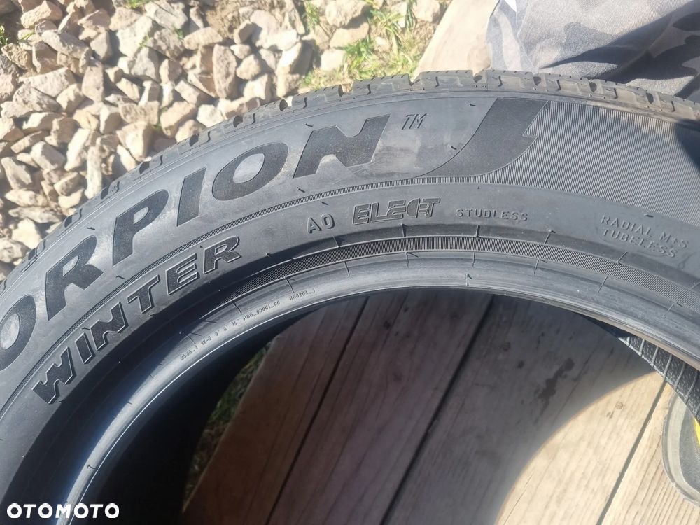 Opona PIRELLI WINTER SCORPION A0,ELECT 255/50R19 103T 2024r.1X7mm bdb stan - 5