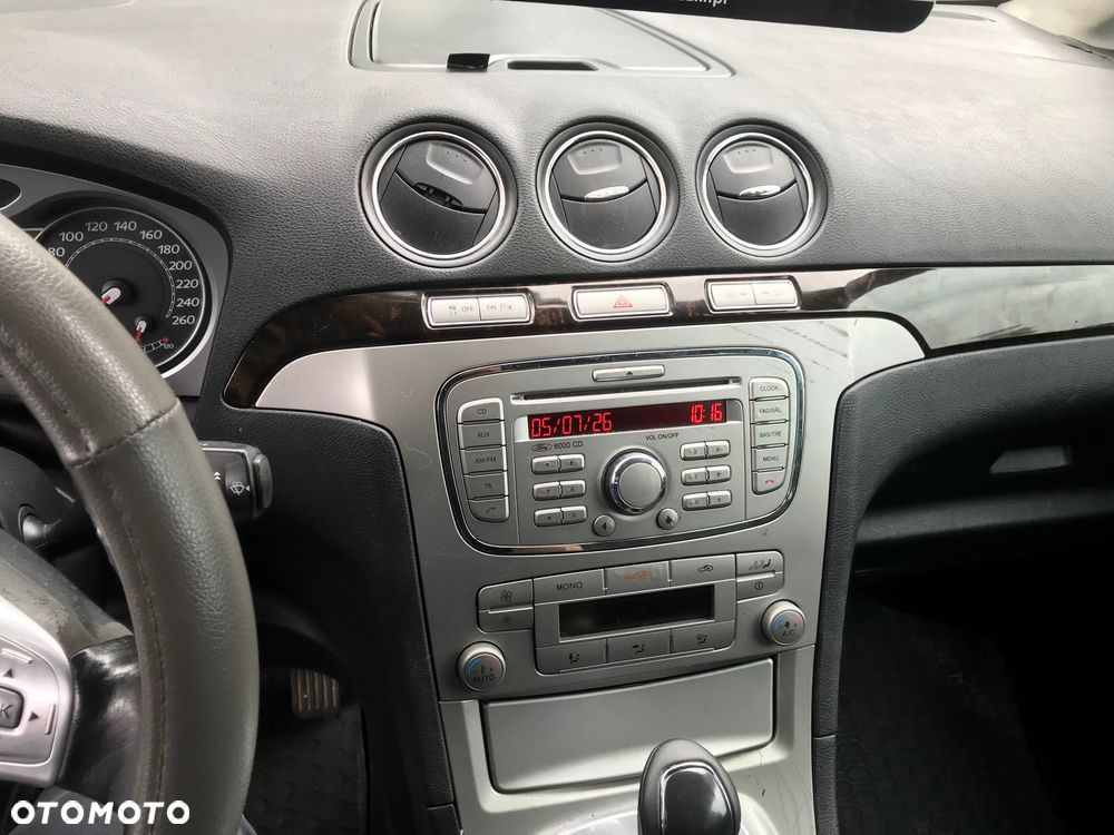 Ford Galaxy - 16
