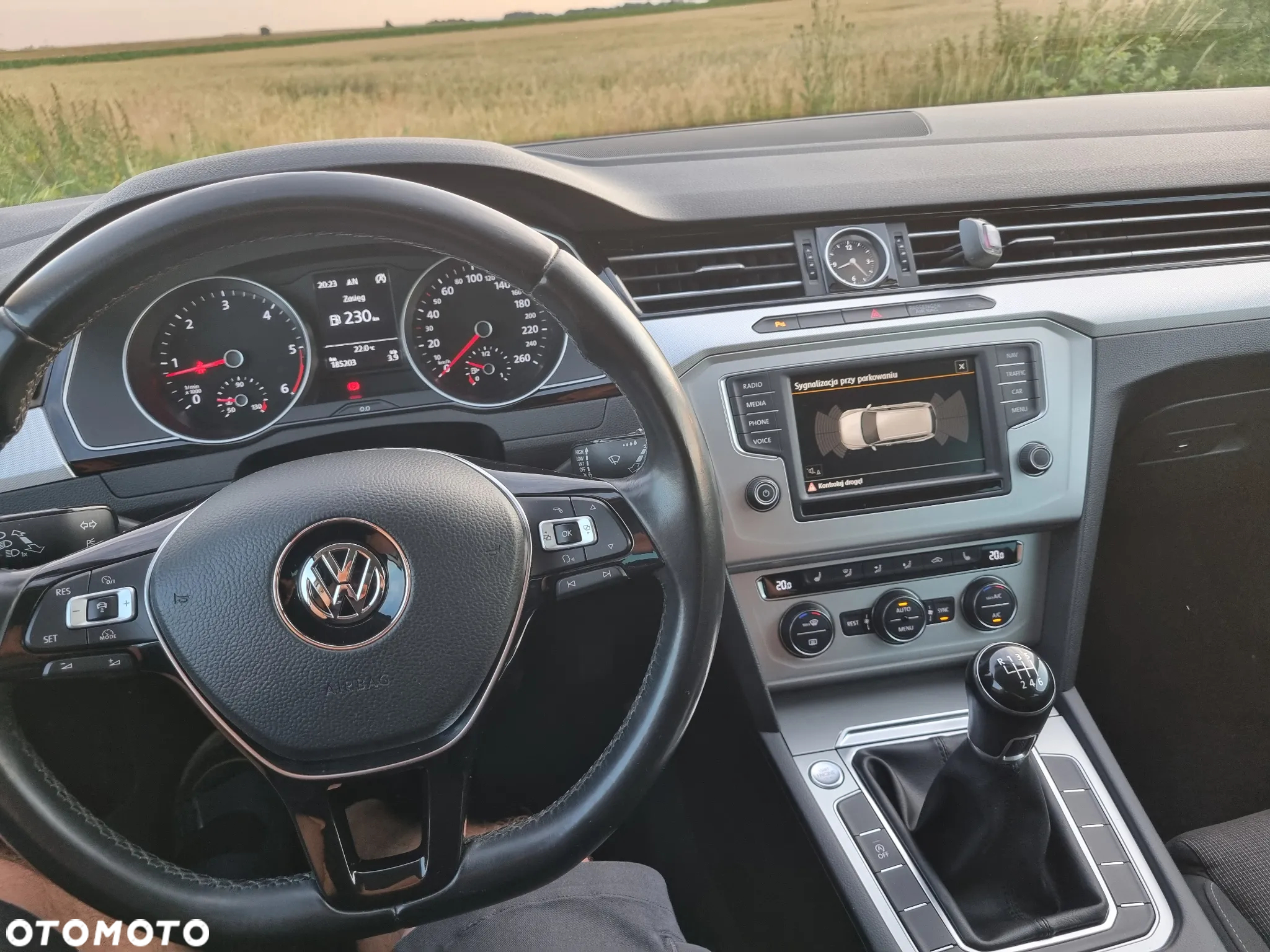 Volkswagen Passat 2.0 TDI BMT Comfortline - 14