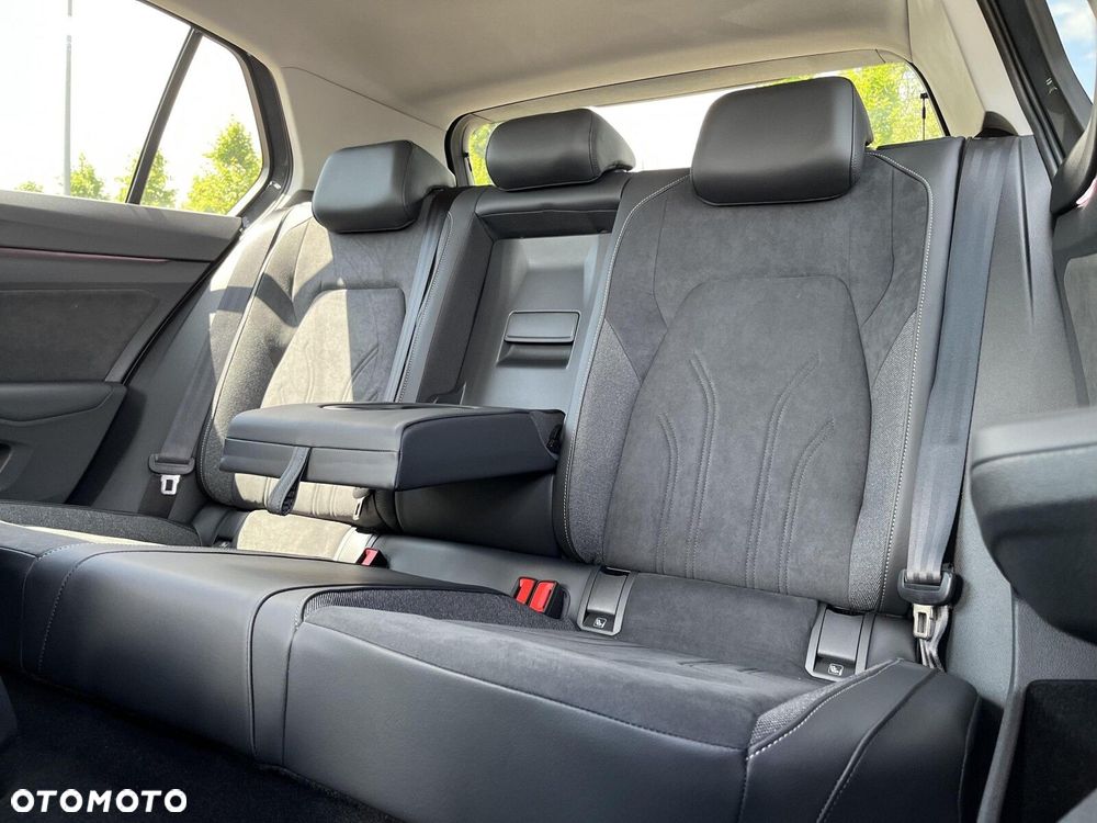 Volkswagen Golf - 32
