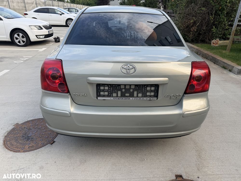 Toyota Avensis - 5