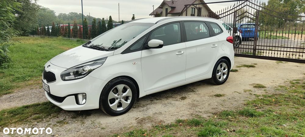 Kia Carens 2013 photo 2