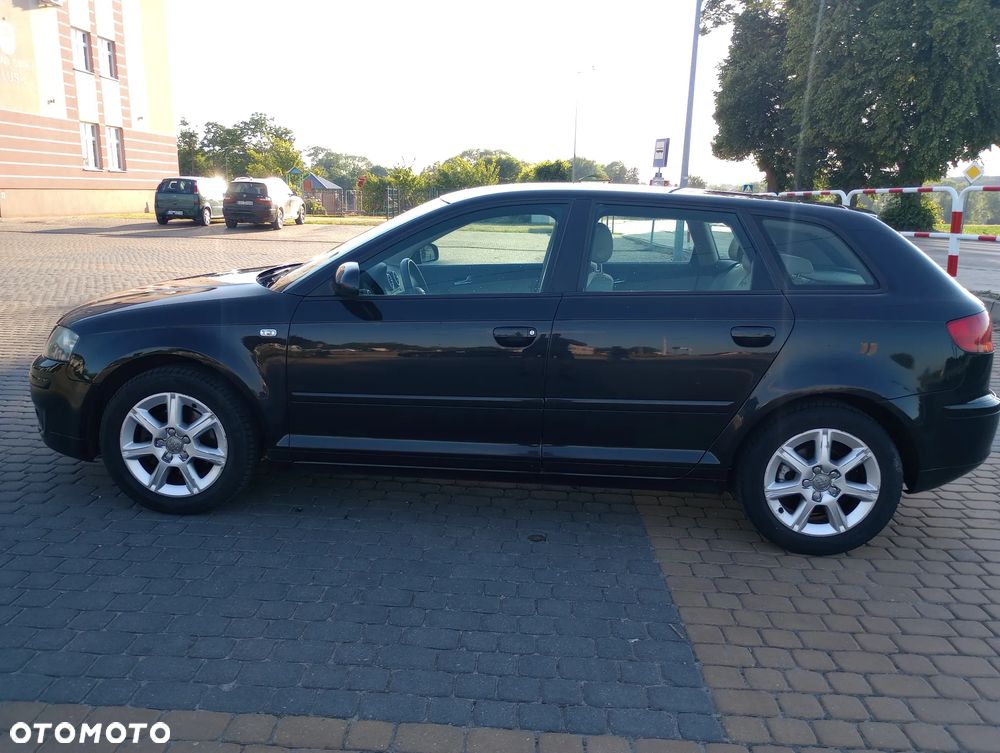 Audi A3 Sportback 2.0 FSI Ambiente - 16