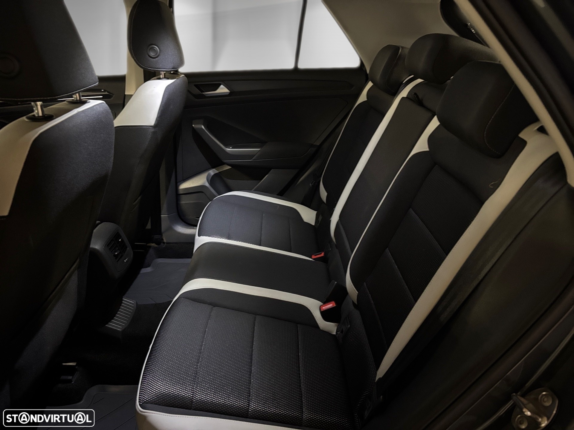 VW T-Roc 1.5 TSI Sport DSG - 10