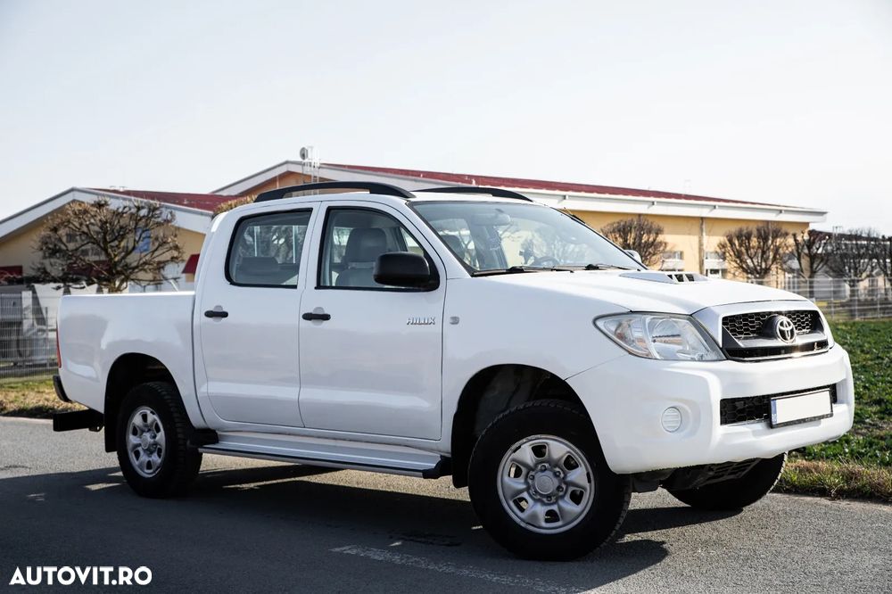 Toyota Hilux 4x4 Double Cab Life - 1
