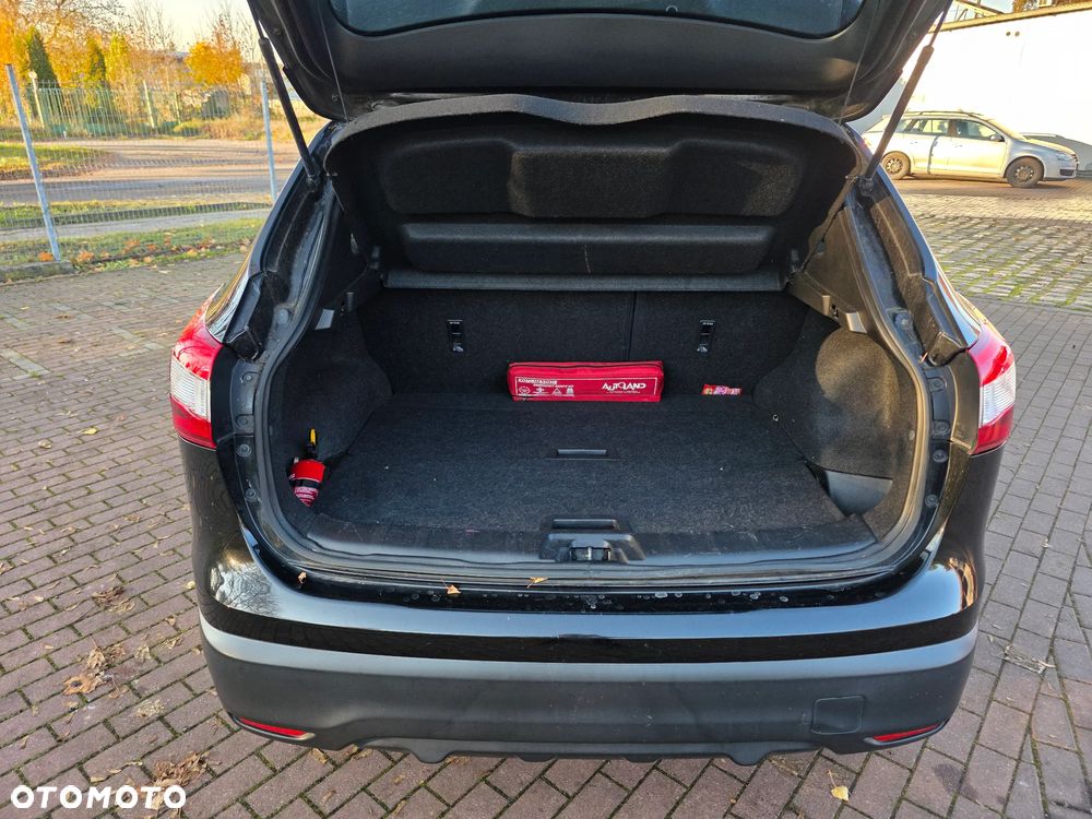 Nissan Qashqai 1.2 DIG-T N-Vision - 24