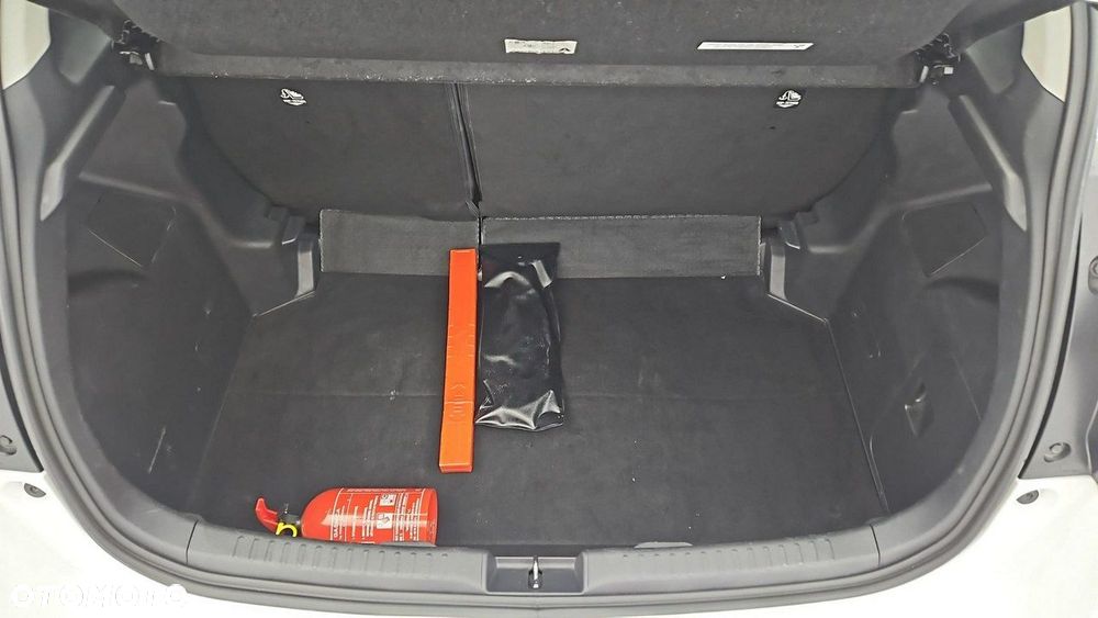 Toyota Yaris - 24