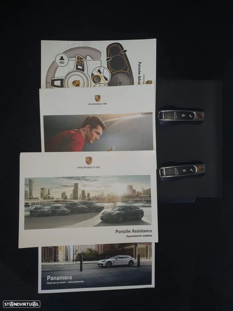 Porsche Panamera Sport Turismo 4 E-Hybrid Edition 10 Anos - 22
