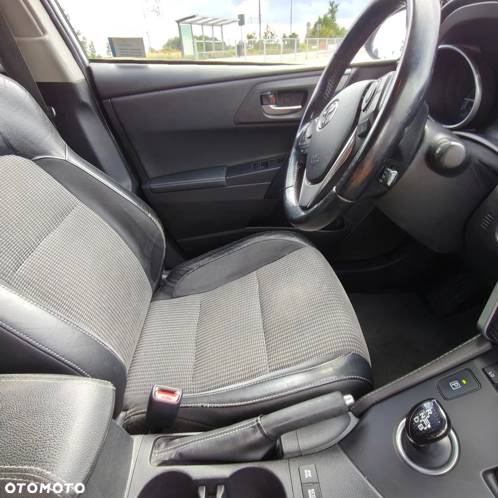 Toyota Auris Hybrid 135 Prestige - 27