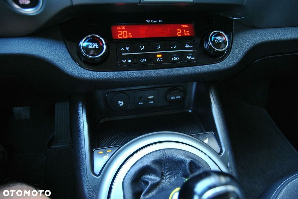 Kia Sportage 1.7 CRDI 2WD Dream-Team Edition - 16