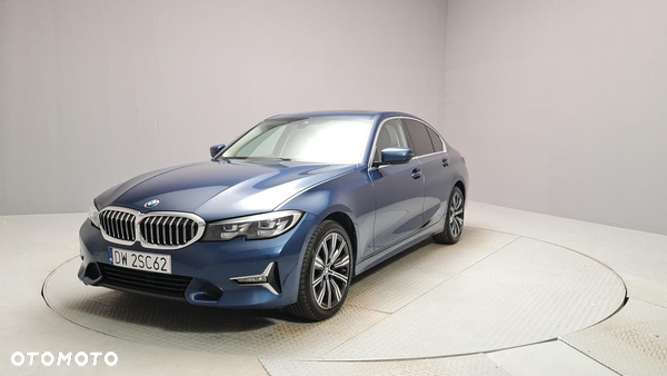 BMW Seria 3 320d xDrive MHEV Luxury Line