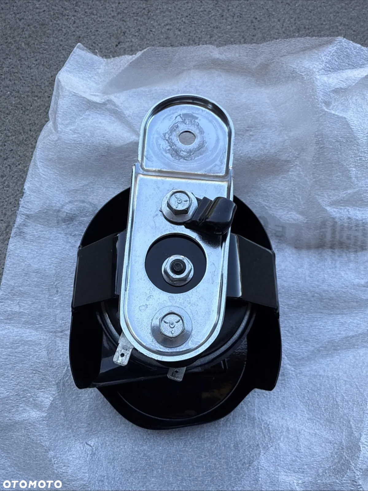 Osłona Obudowa klakson Harley Davidson Touring M8 - 2