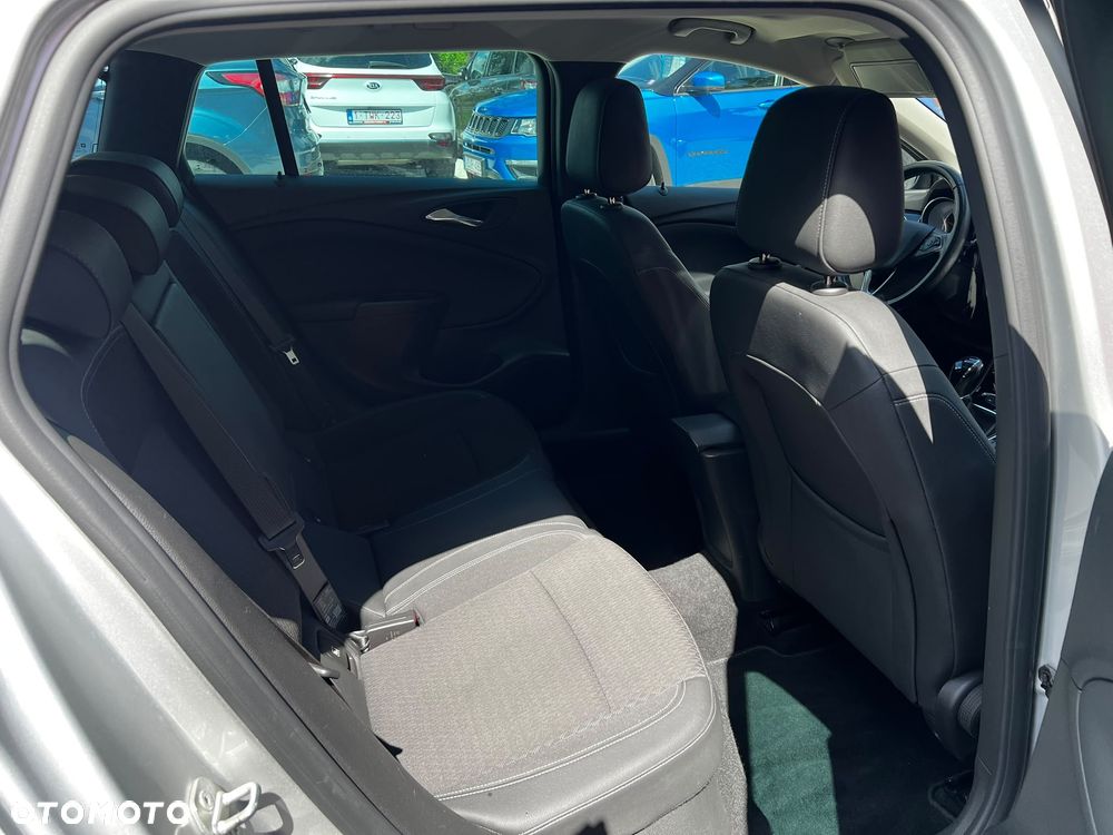 Opel Astra 1.6 D (CDTI) Start/Stop Innovation - 33