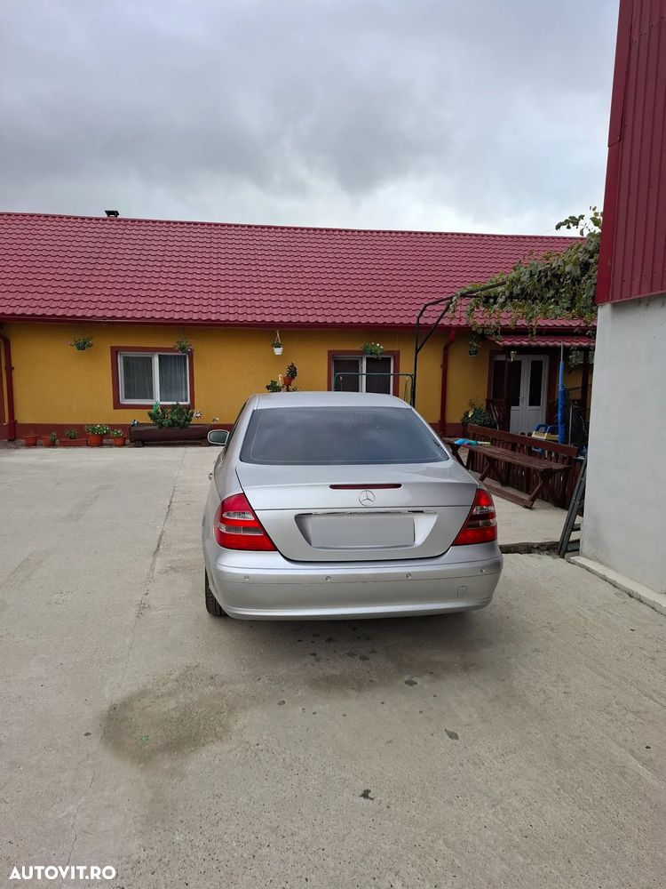 Mercedes-Benz E 200 CDI - 1