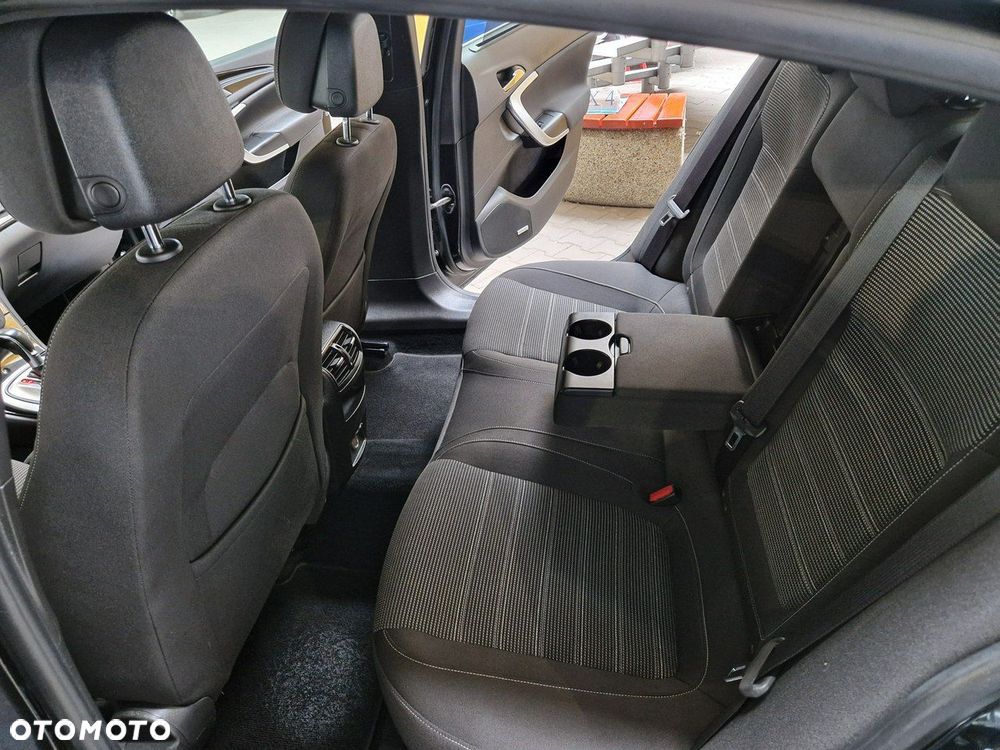 Opel Insignia - 18