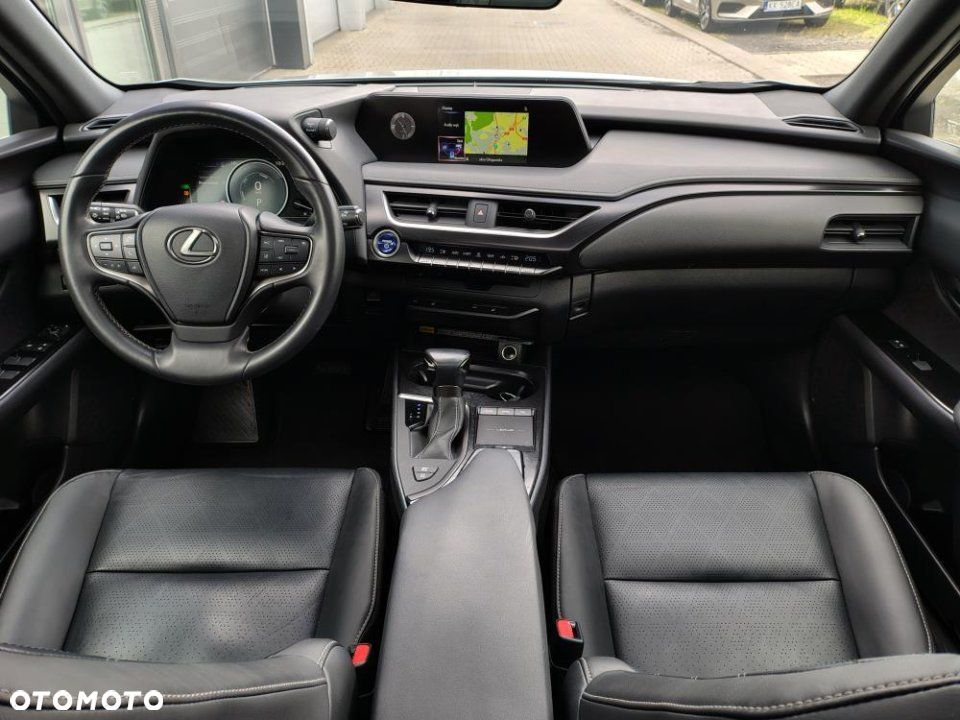 Lexus UX - 15