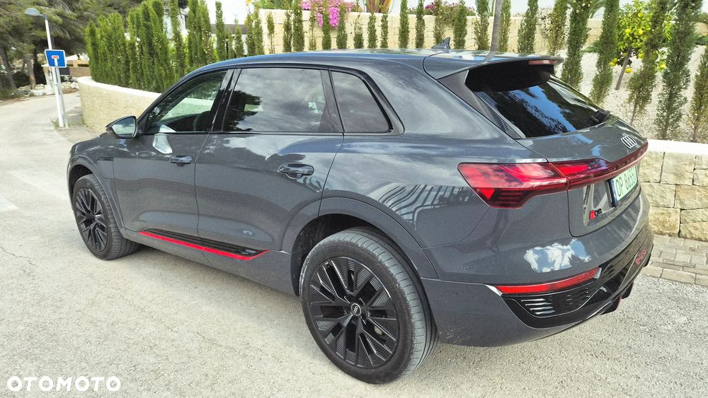 Audi Q8 e-tron 55 114kWh Quattro S Line - 3