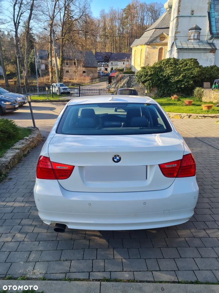 BMW Seria 3 318i - 22