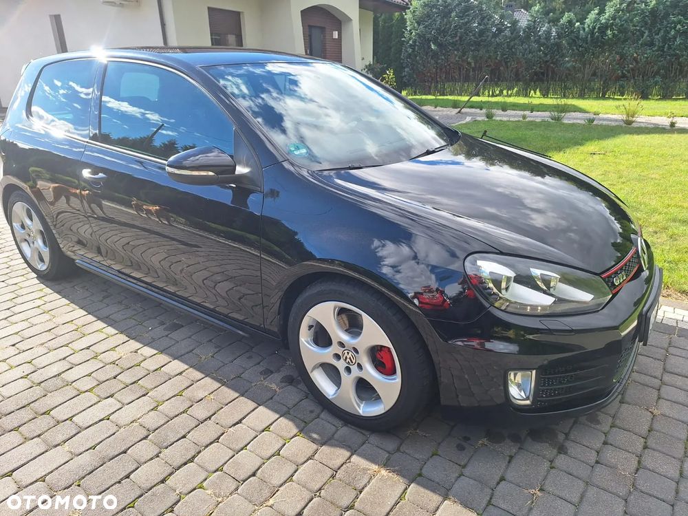Volkswagen Golf - 1