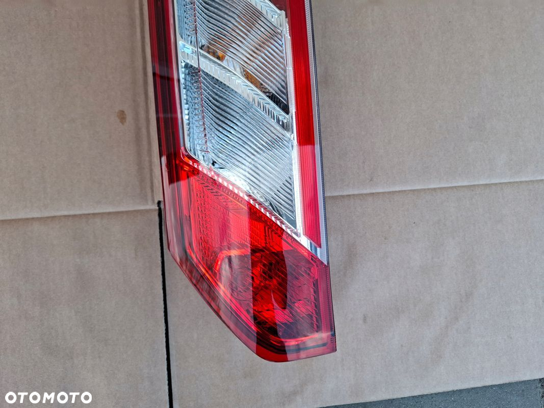 LAMPA TYLNA FORD TRANSIT CUSTOM ORYGINAŁ ŁADNY STAN - 2