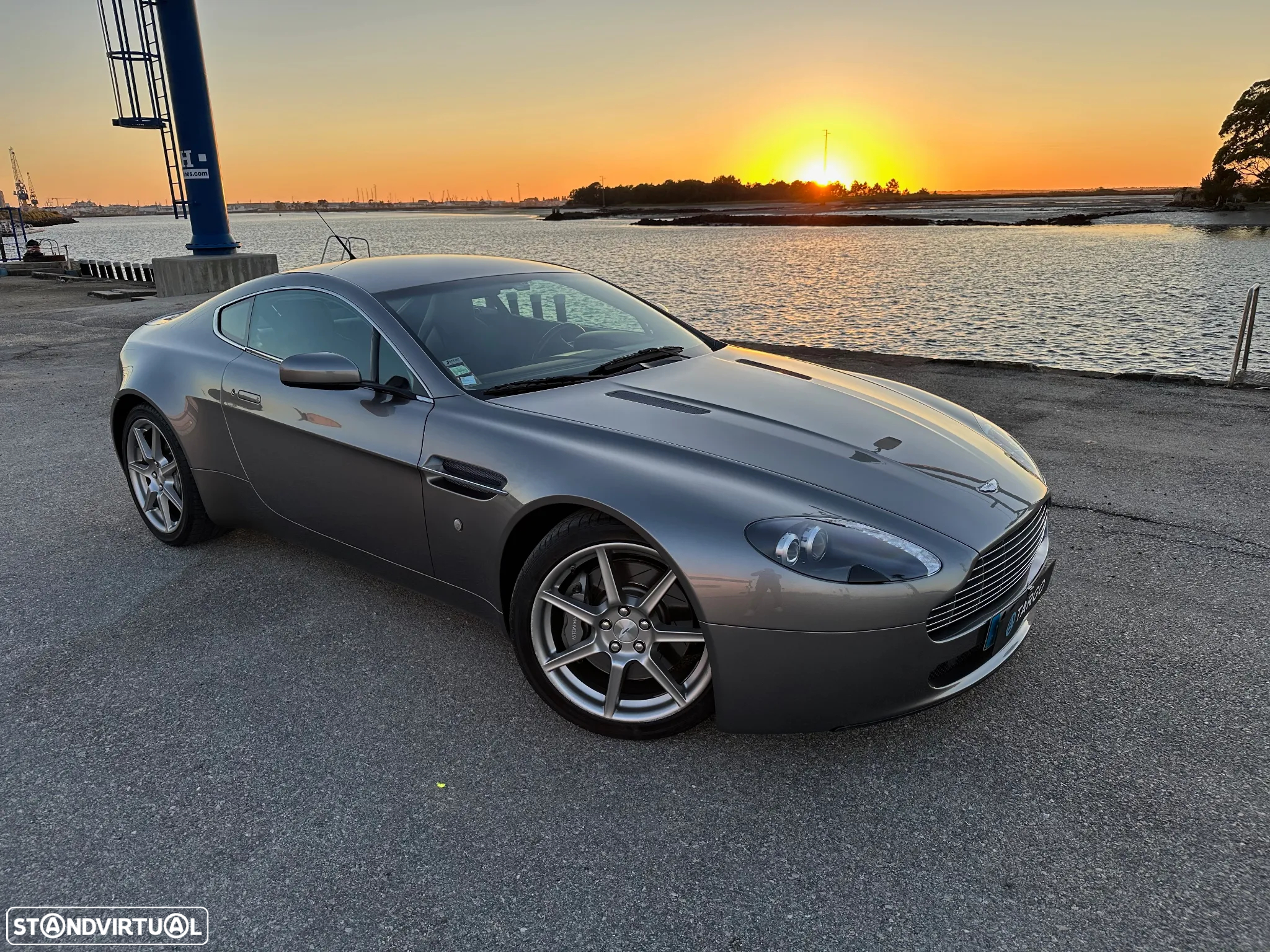 Aston Martin Vantage Coupe V8 - 41
