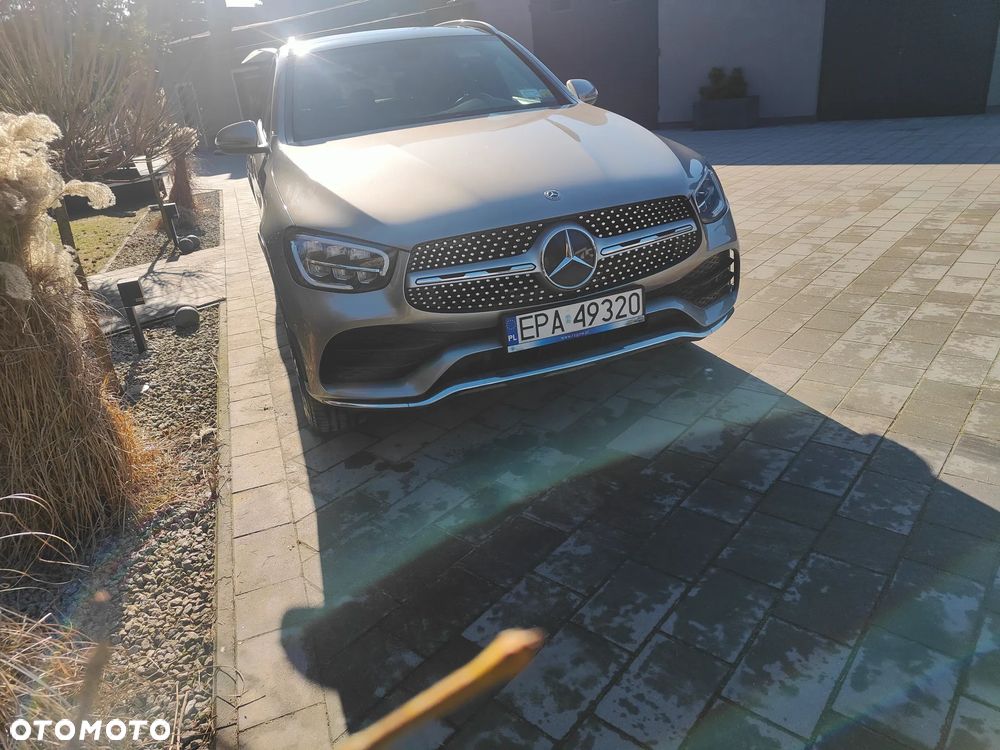 Mercedes-Benz GLC 300 4Matic 9G-TRONIC AMG Line - 23