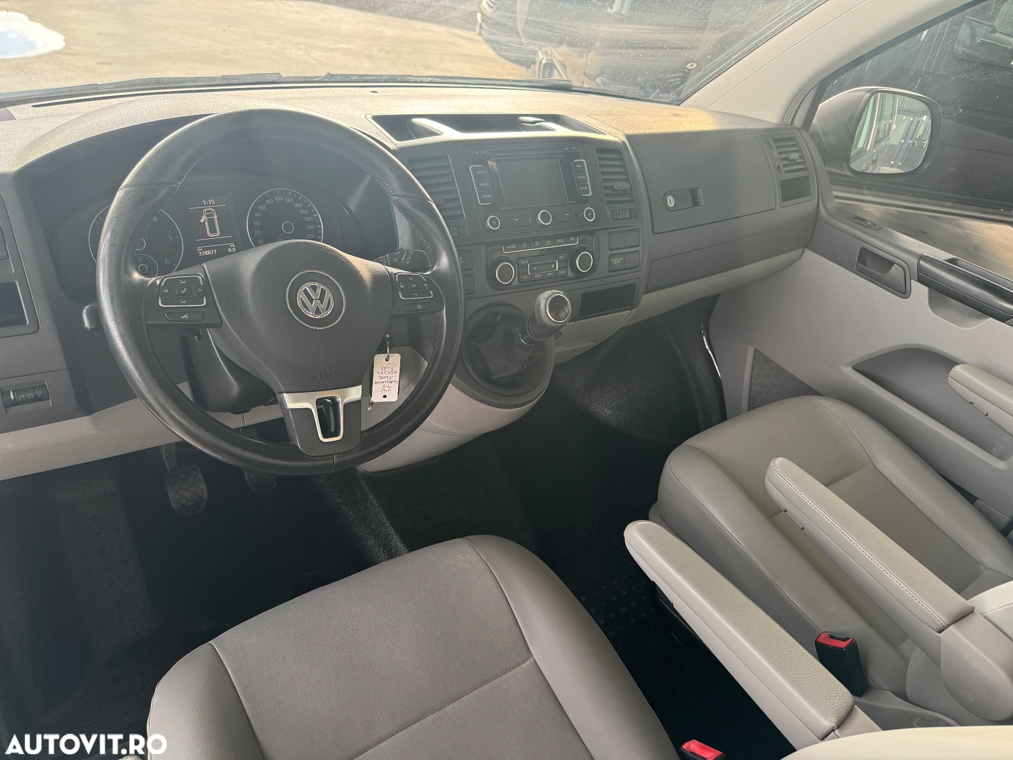 Volkswagen Caravelle - 5