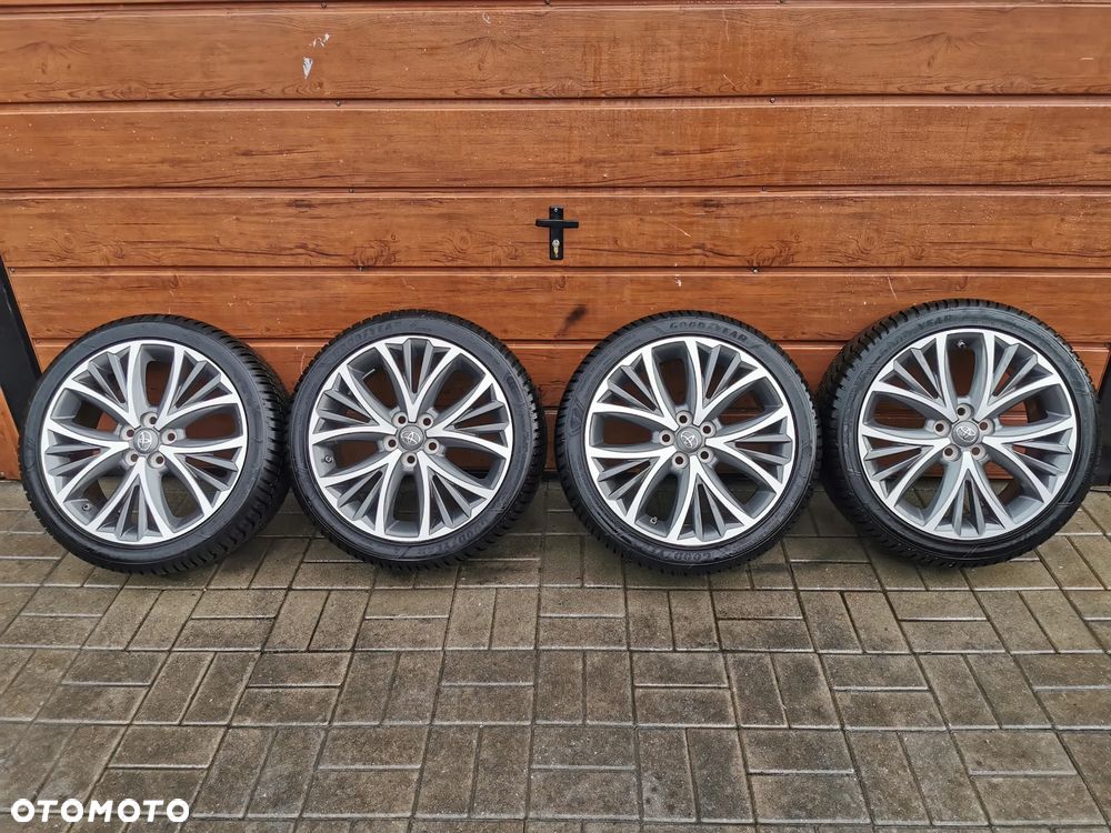 Toyota Yaris IV 4 alufelgi opony wielosezonowe GoodYear 205/45R17