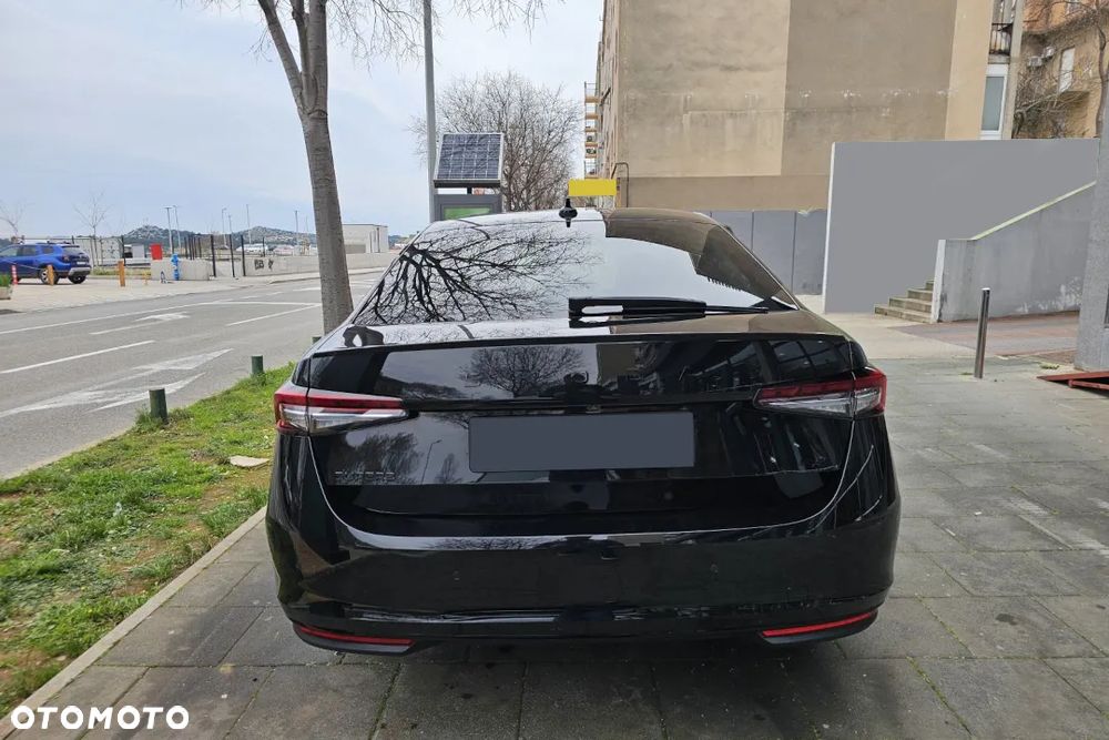 Skoda Superb 2.0 TDI SCR Sportline DSG - 9