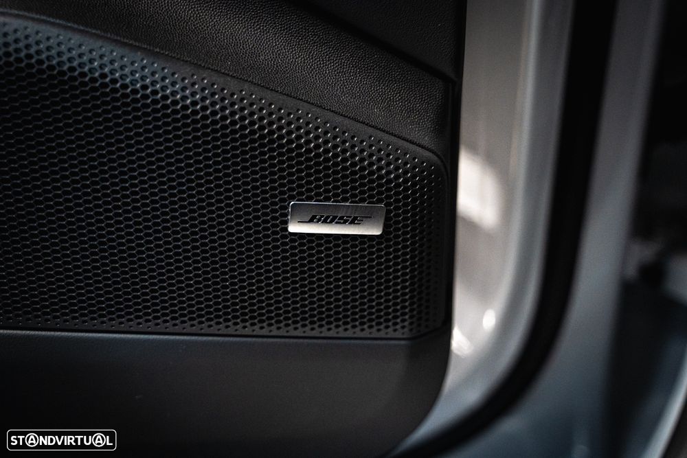 Porsche Macan Electric 4 - 12